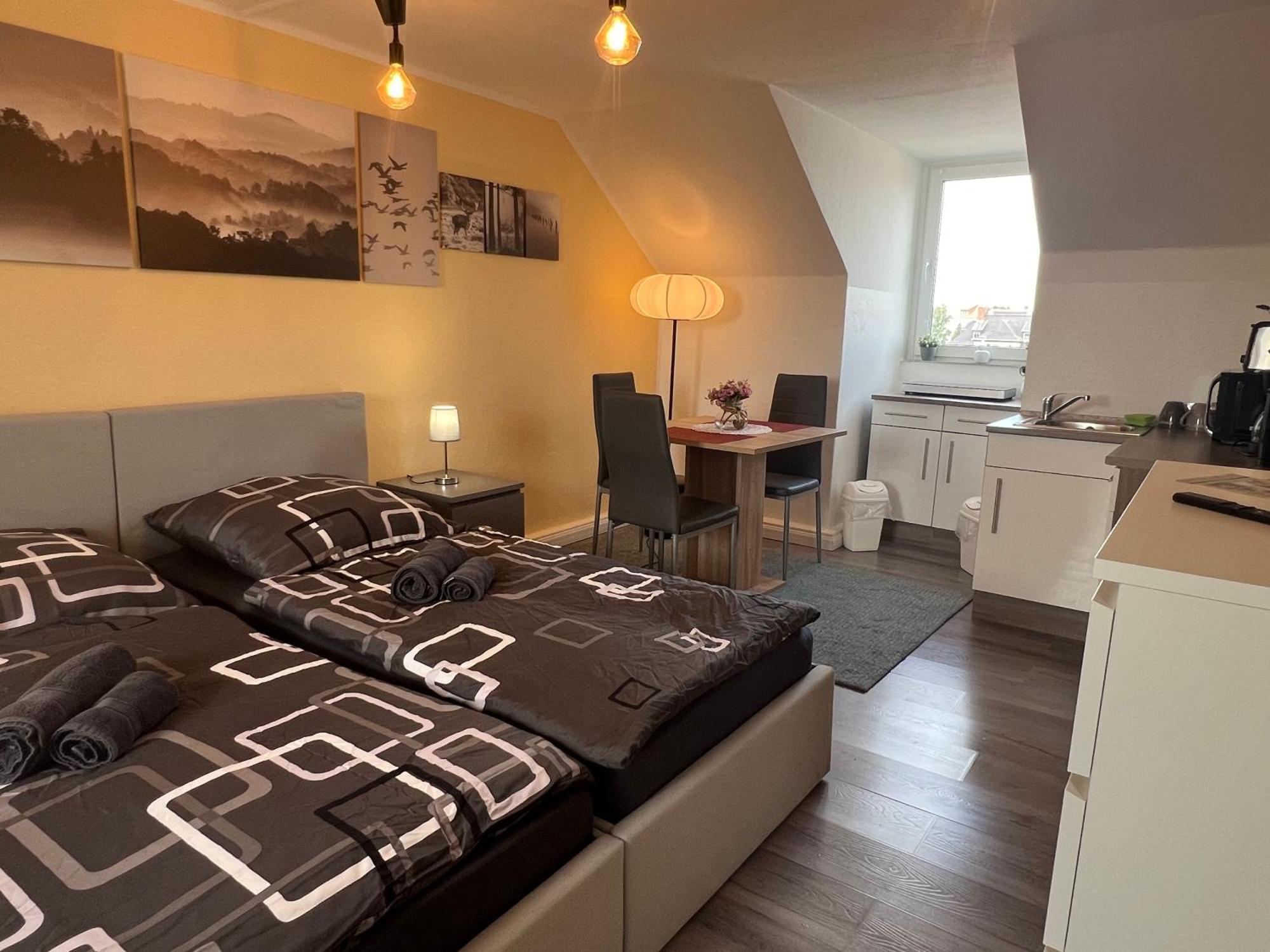 Studio Apartment Fruehauf Geithain Bagian luar foto
