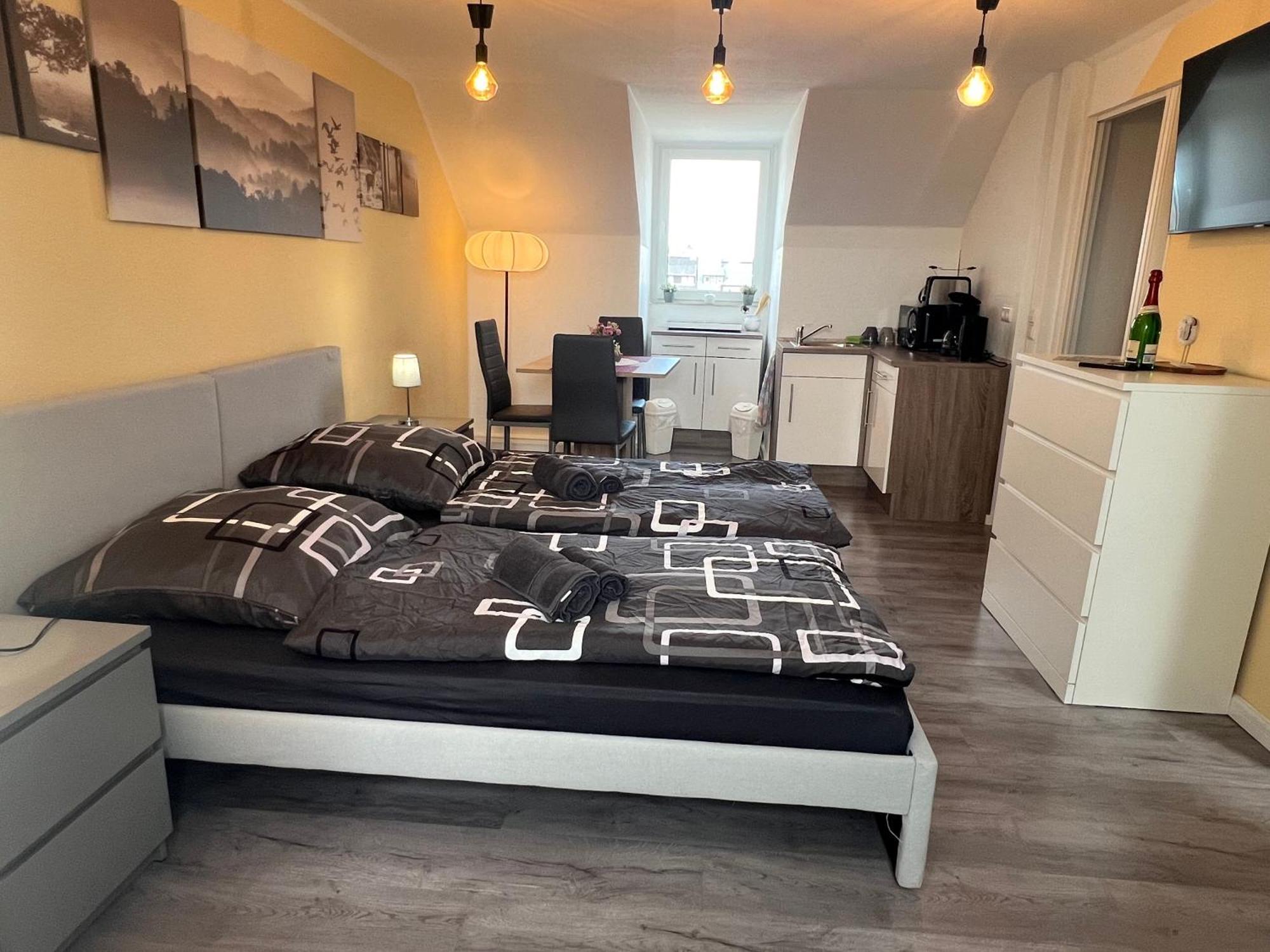 Studio Apartment Fruehauf Geithain Bagian luar foto